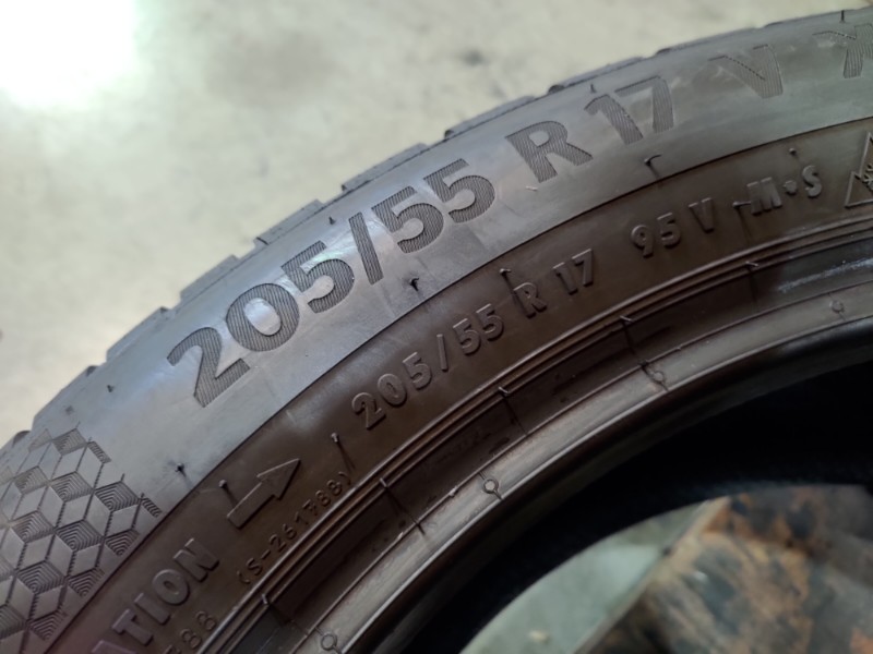 2 Gomme usate 205 55 17 Pneumatici Invernali CONTINENTAL 2 Gomme usate 205 55 17 Pneumatici Invernali CONTINENTAL