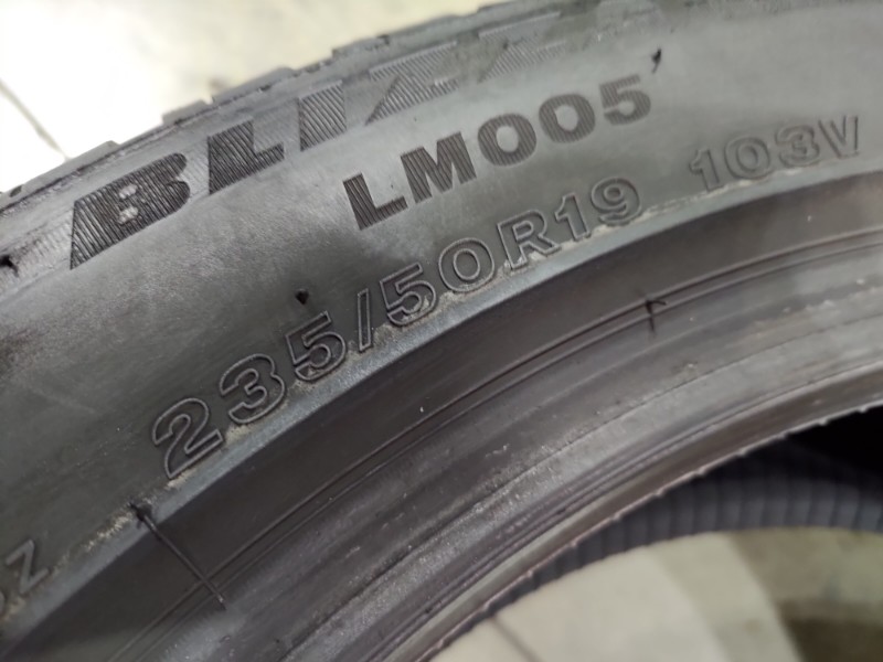 4 Gomme usate 235 50 19 Pneumatici Invernali BRIDGESTONE 4 Gomme usate 235 50 19 Pneumatici Invernali BRIDGESTONE