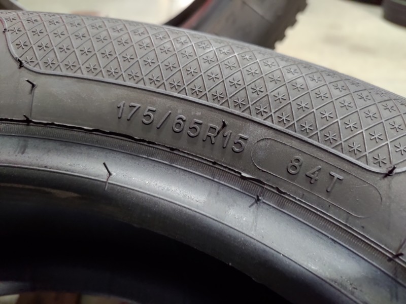 4 Gomme usate 175 65 15 Pneumatici Invernali KLEBER 4 Gomme usate 175 65 15 Pneumatici Invernali KLEBER