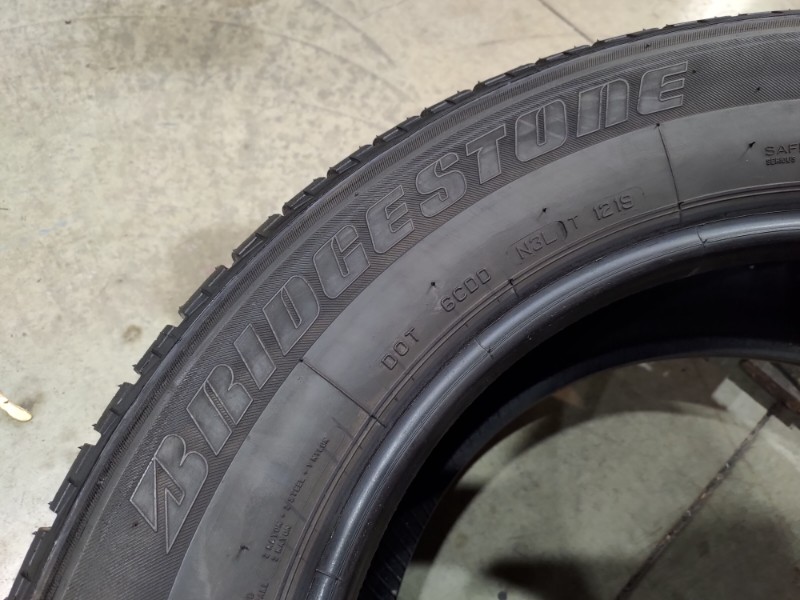 4 Gomme usate 235 60 17 Pneumatici Invernali BRIDGESTONE 4 Gomme usate 235 60 17 Pneumatici Invernali BRIDGESTONE