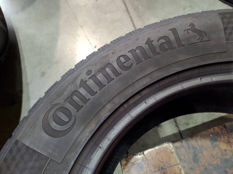 2 Gomme usate 225 65 17 Pneumatici Invernali CONTINENTAL 2 Gomme usate 225 65 17 Pneumatici Invernali CONTINENTAL