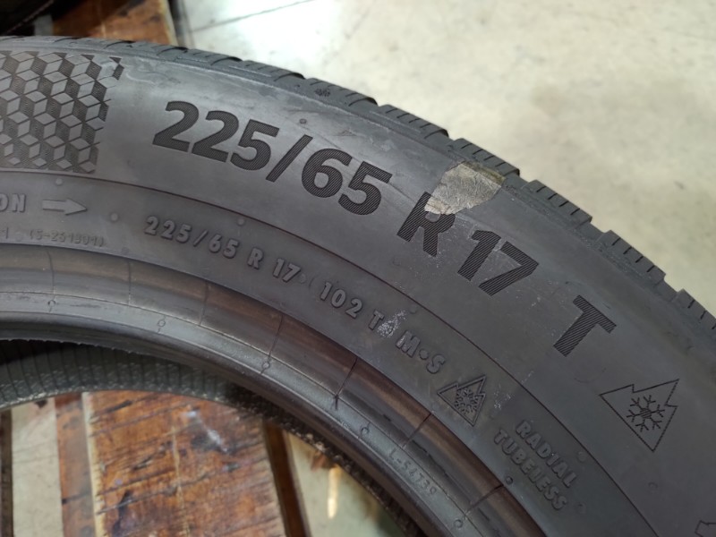 2 Gomme usate 225 65 17 Pneumatici Invernali CONTINENTAL 2 Gomme usate 225 65 17 Pneumatici Invernali CONTINENTAL