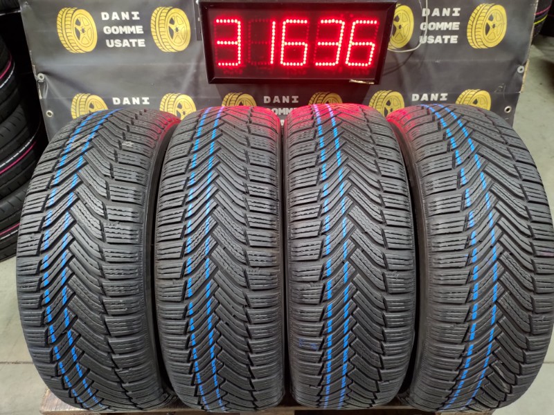 4 Gomme usate 205 55 17 Pneumatici Invernali MICHELIN 4 Gomme usate 205 55 17 Pneumatici Invernali MICHELIN