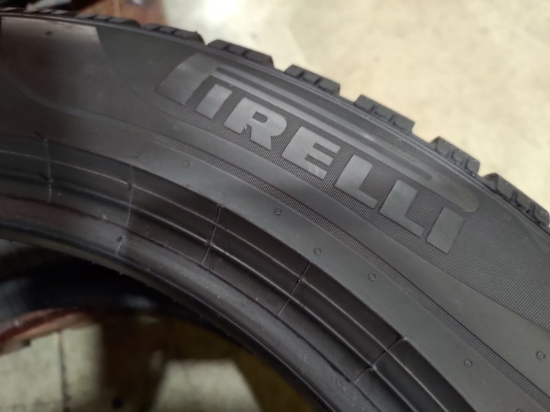 4 Gomme usate 235 50 18 Pneumatici Invernali PIRELLI 4 Gomme usate 235 50 18 Pneumatici Invernali PIRELLI