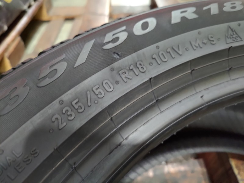 4 Gomme usate 235 50 18 Pneumatici Invernali PIRELLI 4 Gomme usate 235 50 18 Pneumatici Invernali PIRELLI