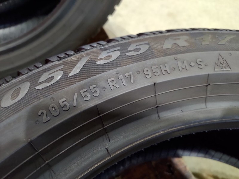 4 Gomme usate 205 55 17 Pneumatici Invernali PIRELLI 4 Gomme usate 205 55 17 Pneumatici Invernali PIRELLI
