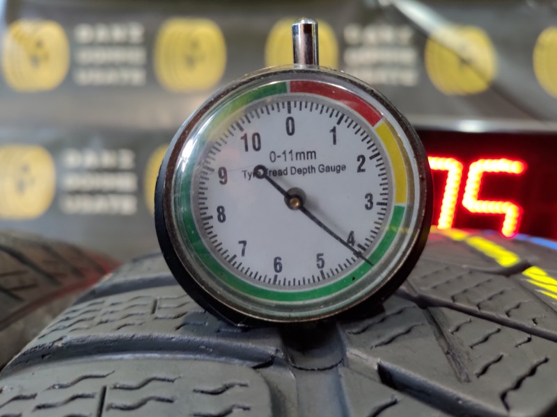 4 Gomme usate 235 50 19 Pneumatici Invernali PIRELLI 4 Gomme usate 235 50 19 Pneumatici Invernali PIRELLI