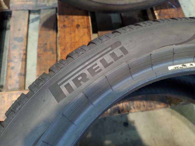 4 Gomme usate 245 45 18 Pneumatici Invernali PIRELLI 4 Gomme usate 245 45 18 Pneumatici Invernali PIRELLI