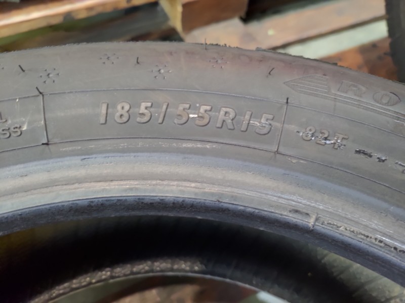 2 Gomme usate 185 55 15 Pneumatici Invernali DUNLOP 2 Gomme usate 185 55 15 Pneumatici Invernali DUNLOP