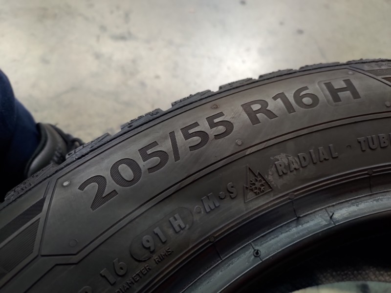 4 Gomme usate 205 55 16 Pneumatici Invernali BARUM 4 Gomme usate 205 55 16 Pneumatici Invernali BARUM