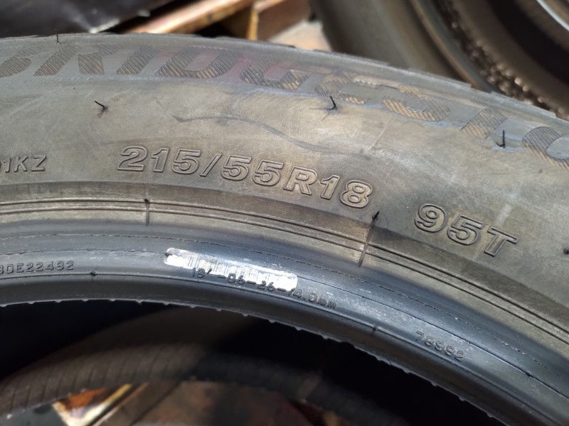 4 Gomme usate 215 55 18 Pneumatici Invernali BRIDGESTONE 4 Gomme usate 215 55 18 Pneumatici Invernali BRIDGESTONE