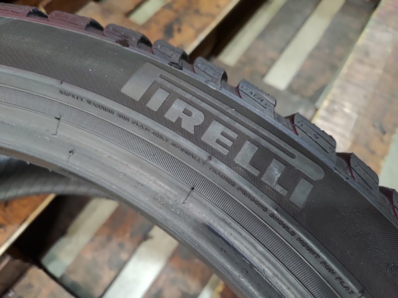 2 Gomme usate 245 40 20 RUN FLAT Pneumatici Invernali PIRELLI 2 Gomme usate 245 40 20 RUN FLAT Pneumatici Invernali PIRELLI