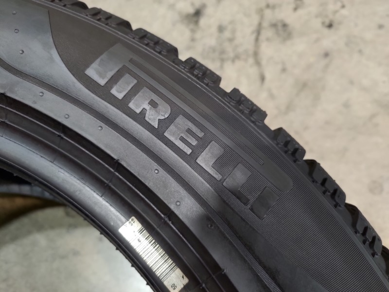 4 Gomme usate 235 50 18 Pneumatici Invernali PIRELLI 4 Gomme usate 235 50 18 Pneumatici Invernali PIRELLI