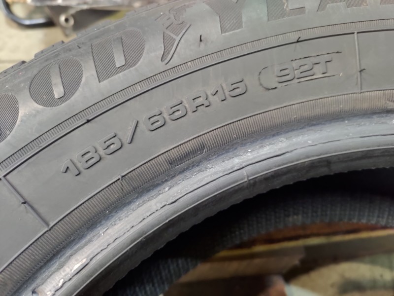 2 Gomme usate 185 55 15 Pneumatici Invernali GOODYEAR 2 Gomme usate 185 55 15 Pneumatici Invernali GOODYEAR