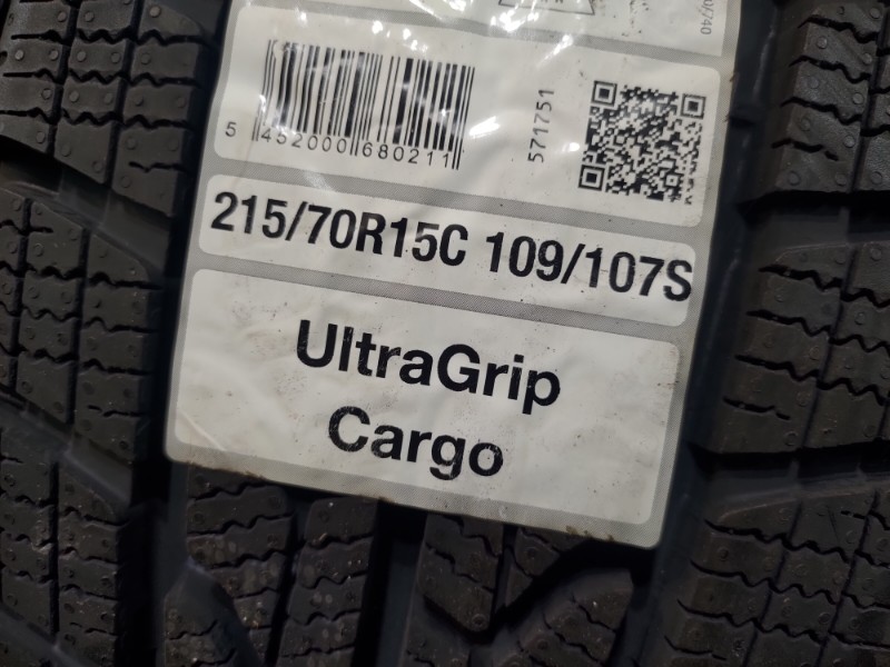 4 Gomme nuove 215 70 15 C Pneumatici Invernali GOODYEAR 4 Gomme nuove 215 70 15 C Pneumatici Invernali GOODYEAR