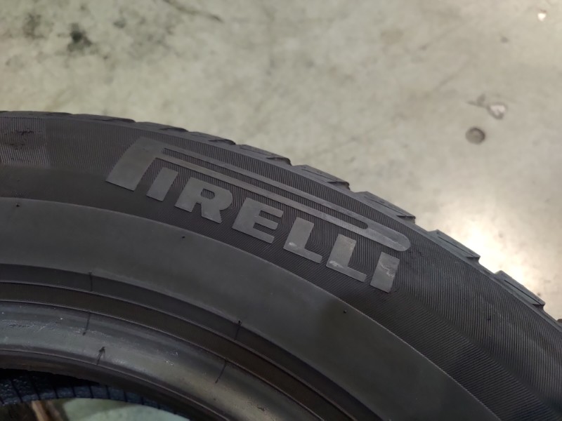 2 Gomme usate 205 60 16 Pneumatici Invernali PIRELLI 2 Gomme usate 205 60 16 Pneumatici Invernali PIRELLI