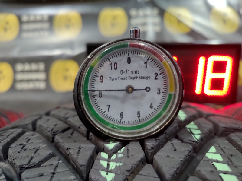 4 Gomme usate 215 60 17 Pneumatici Invernali PIRELLI 4 Gomme usate 215 60 17 Pneumatici Invernali PIRELLI
