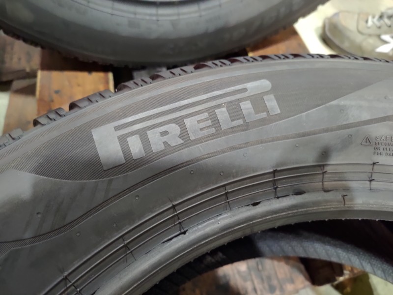4 Gomme usate 215 60 17 Pneumatici Invernali PIRELLI 4 Gomme usate 215 60 17 Pneumatici Invernali PIRELLI