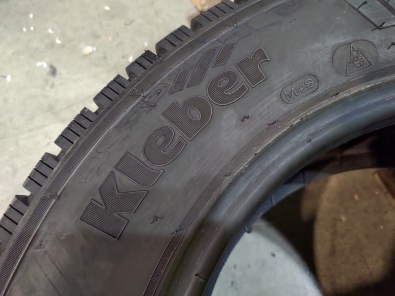 4 Gomme usate 215 65 16 C Pneumatici Invernali KLEBER 4 Gomme usate 215 65 16 C Pneumatici Invernali KLEBER