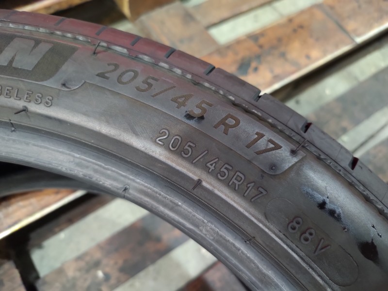 2 Gomme usate 205 45 17 Pneumatici Estivi MICHELIN 2 Gomme usate 205 45 17 Pneumatici Estivi MICHELIN