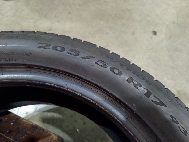 2 Gomme usate 205 50 17 Pneumatici Estivi PIRELLI 2 Gomme usate 205 50 17 Pneumatici Estivi PIRELLI