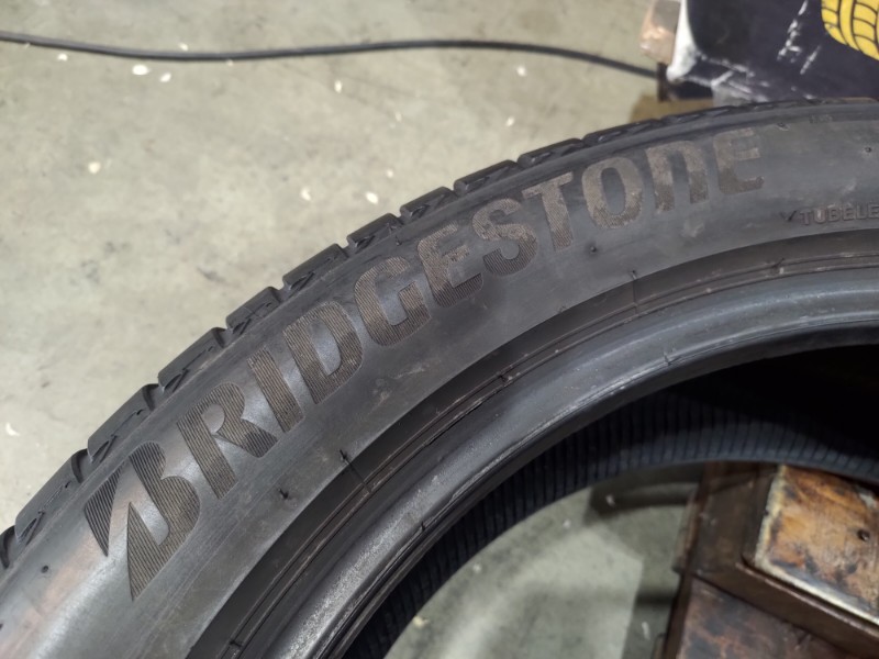 2 Gomme usate 255 45 20 Pneumatici Estivi BRIDGESTONE 2 Gomme usate 255 45 20 Pneumatici Estivi BRIDGESTONE