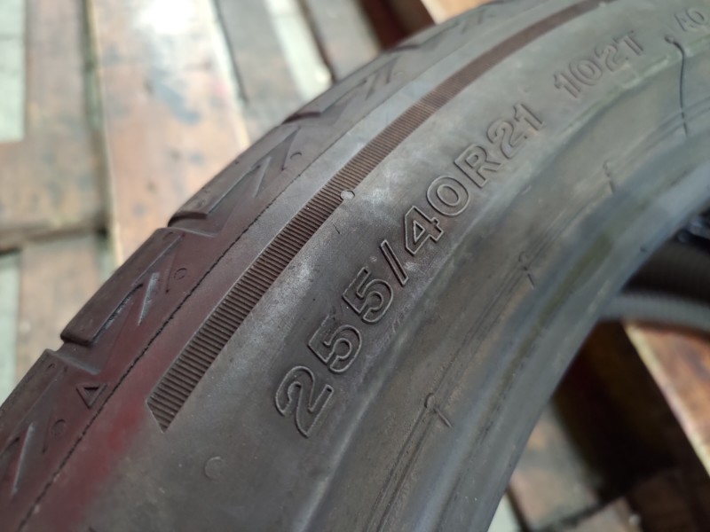 2 Gomme usate 255 40 21 Pneumatici Estivi BRIDGESTONE 2 Gomme usate 255 40 21 Pneumatici Estivi BRIDGESTONE
