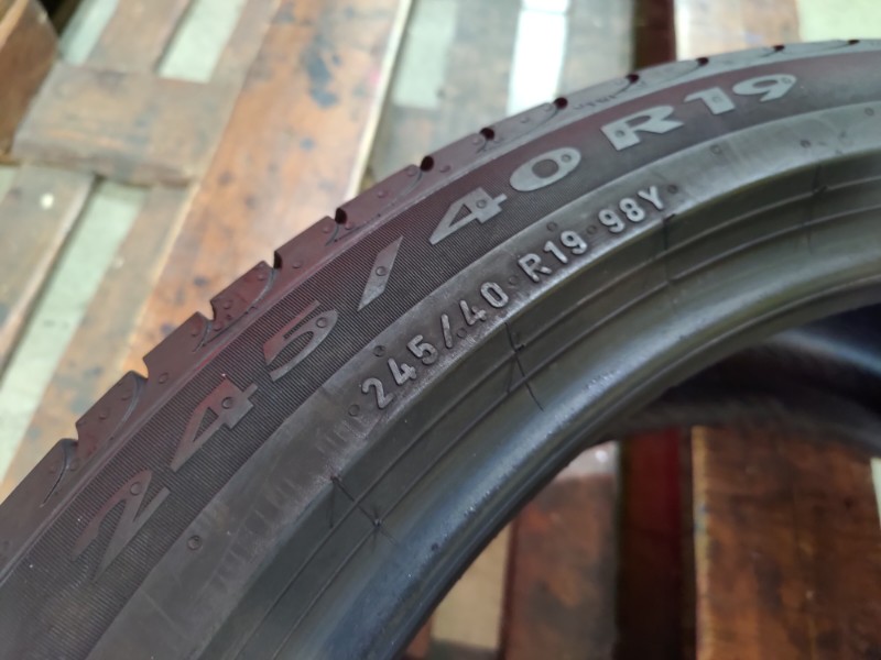 2 Gomme usate 245 40 19 Pneumatici Estivi PIRELLI 2 Gomme usate 245 40 19 Pneumatici Estivi PIRELLI