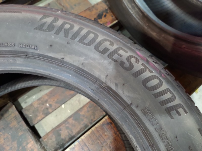 2 Gomme usate 225 55 17 Pneumatici Estivi BRIDGESTONE 2 Gomme usate 225 55 17 Pneumatici Estivi BRIDGESTONE