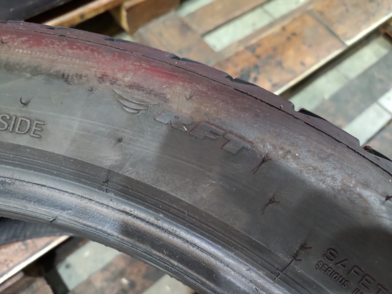 2 Gomme usate 275 40 20 RUN FLAT Pneumatici Estivi BRIDGESTONE 2 Gomme usate 275 40 20 RUN FLAT Pneumatici Estivi BRIDGESTONE