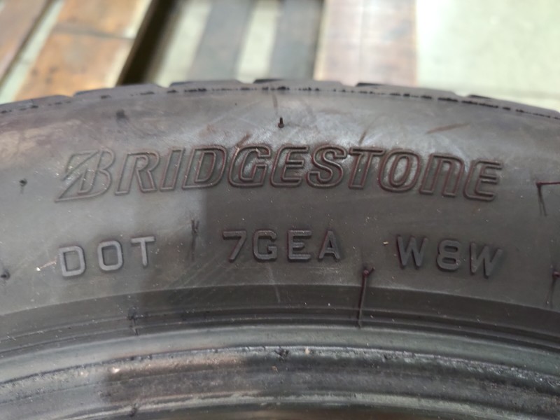 2 Gomme usate 275 40 20 RUN FLAT Pneumatici Estivi BRIDGESTONE 2 Gomme usate 275 40 20 RUN FLAT Pneumatici Estivi BRIDGESTONE