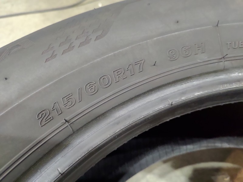4 Gomme usate 215 60 17 Pneumatici Estivi BRIDGESTONE 4 Gomme usate 215 60 17 Pneumatici Estivi BRIDGESTONE