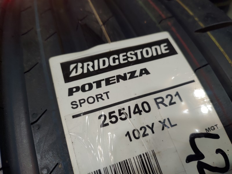 2 Gomme nuove 255 40 21 Pneumatici Estivi BRIDGESTONE 2 Gomme nuove 255 40 21 Pneumatici Estivi BRIDGESTONE