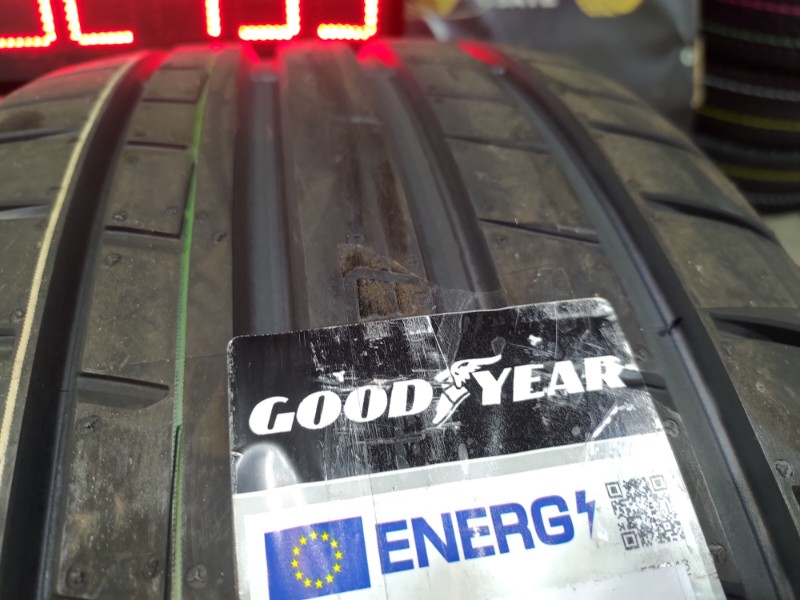 2 Gomme nuove 255 45 19 Pneumatici Estivi GOODYEAR 2 Gomme nuove 255 45 19 Pneumatici Estivi GOODYEAR