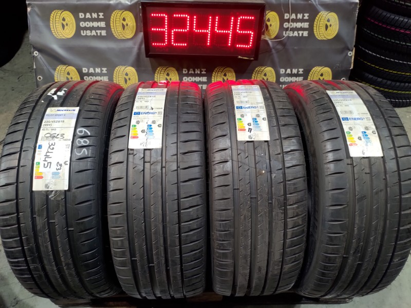 4 Gomme nuove 235 45 19 Pneumatici Estivi MICHELIN 4 Gomme nuove 235 45 19 Pneumatici Estivi MICHELIN