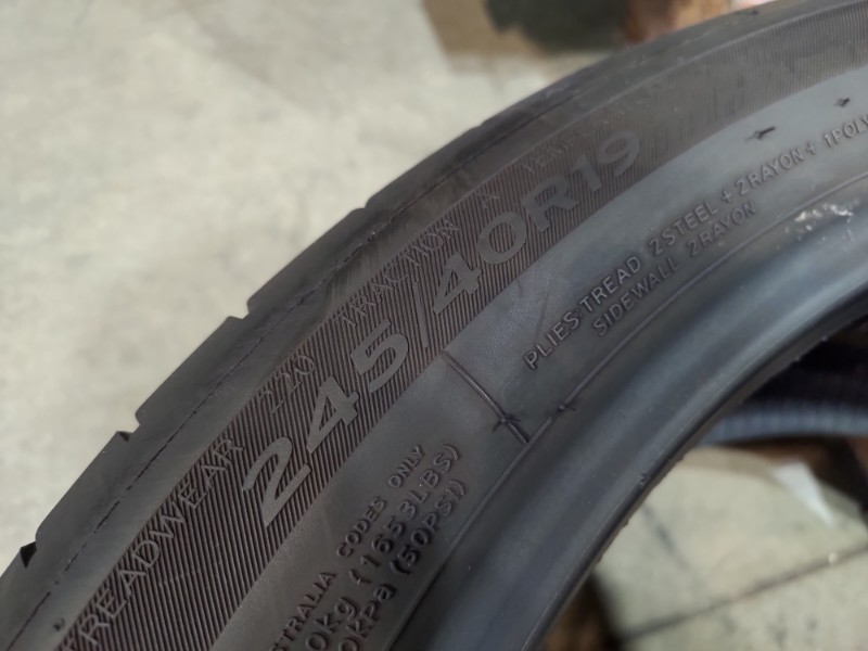 2 Gomme usate 245 40 19 e 2 Gomme usate 255 40 19 Pneumatici Estivi HANKOOK 2 Gomme usate 245 40 19 e 2 Gomme usate 255 40 19 Pneumatici Estivi HANKOOK