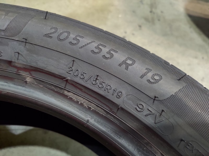 4 Gomme usate 205 55 19 Pneumatici Estivi MICHELIN 4 Gomme usate 205 55 19 Pneumatici Estivi MICHELIN