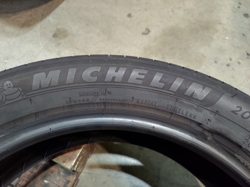 4 Gomme usate 205 55 19 Pneumatici Estivi MICHELIN 4 Gomme usate 205 55 19 Pneumatici Estivi MICHELIN