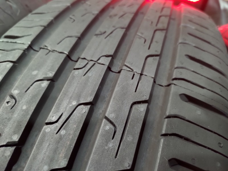 4 Gomme nuove 205 55 17 Pneumatici Estivi CONTINENTAL 4 Gomme nuove 205 55 17 Pneumatici Estivi CONTINENTAL