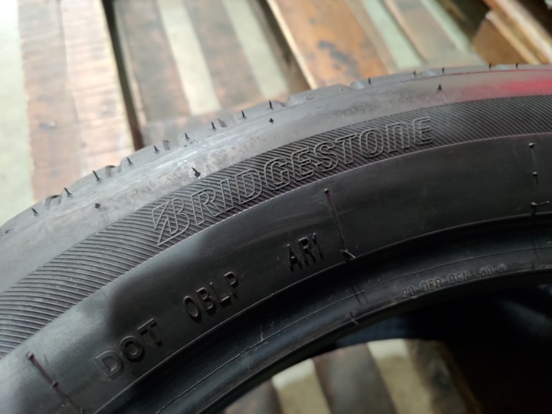 2 Gomme usate 275 40 20 RUN FLAT Pneumatici Estivi BRIDGESTONE 2 Gomme usate 275 40 20 RUN FLAT Pneumatici Estivi BRIDGESTONE