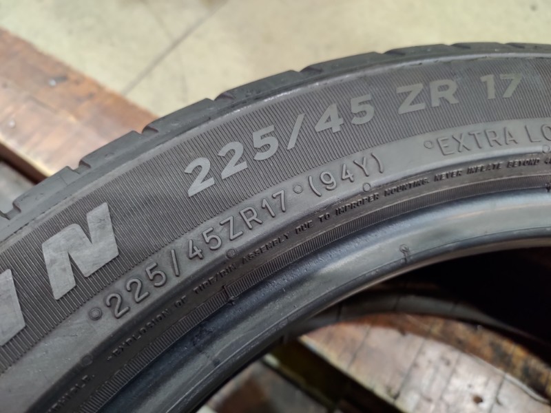 2 Gomme usate 225 45 17 Pneumatici Estivi MICHELIN 2 Gomme usate 225 45 17 Pneumatici Estivi MICHELIN