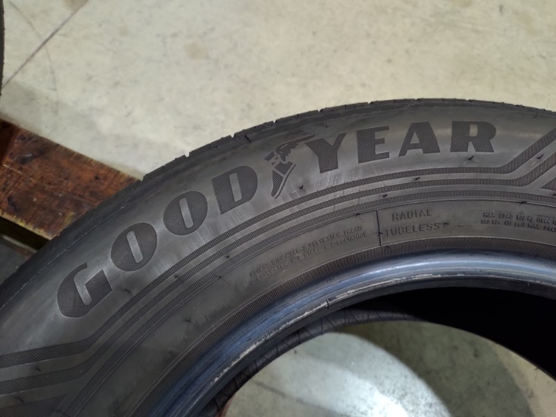 4 Gomme usate 235 65 17 Pneumatici Estivi GOODYEAR 4 Gomme usate 235 65 17 Pneumatici Estivi GOODYEAR