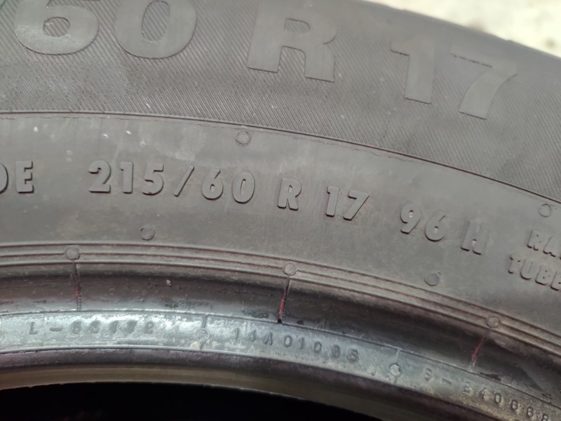 2 Gomme usate 215 60 17 Pneumatici Estivi CONTINENTAL 2 Gomme usate 215 60 17 Pneumatici Estivi CONTINENTAL