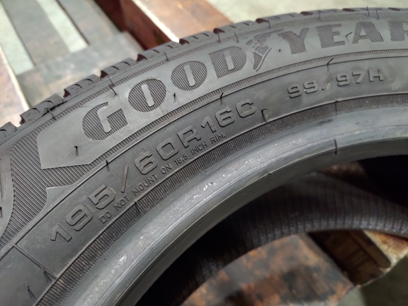 4 Gomme usate 195 60 16 C Pneumatici Estivi GOODYEAR 4 Gomme usate 195 60 16 C Pneumatici Estivi GOODYEAR