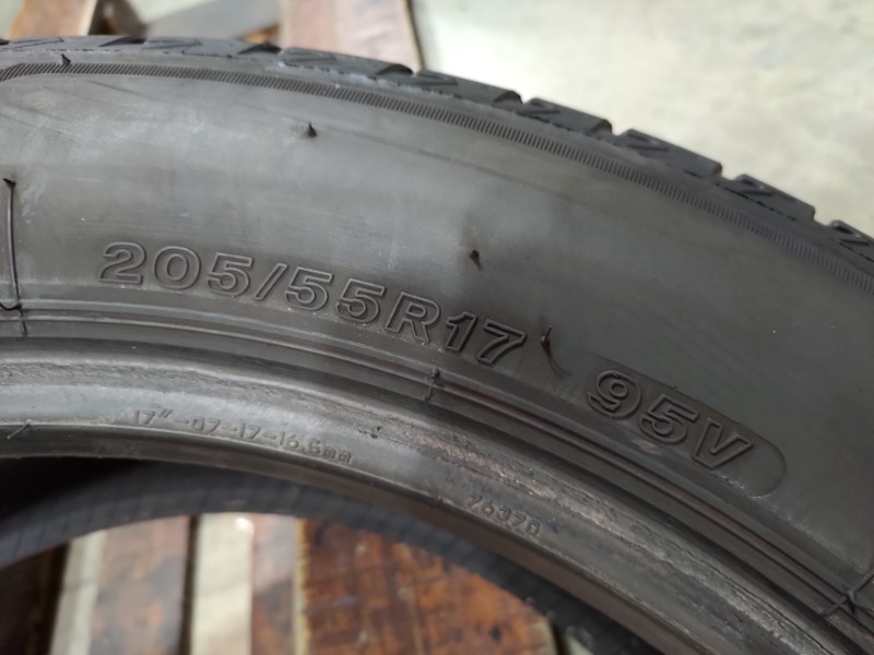 2 Gomme usate 205 55 17 RUN FLAT Pneumatici Estivi BRIDGESTONE 2 Gomme usate 205 55 17 RUN FLAT Pneumatici Estivi BRIDGESTONE