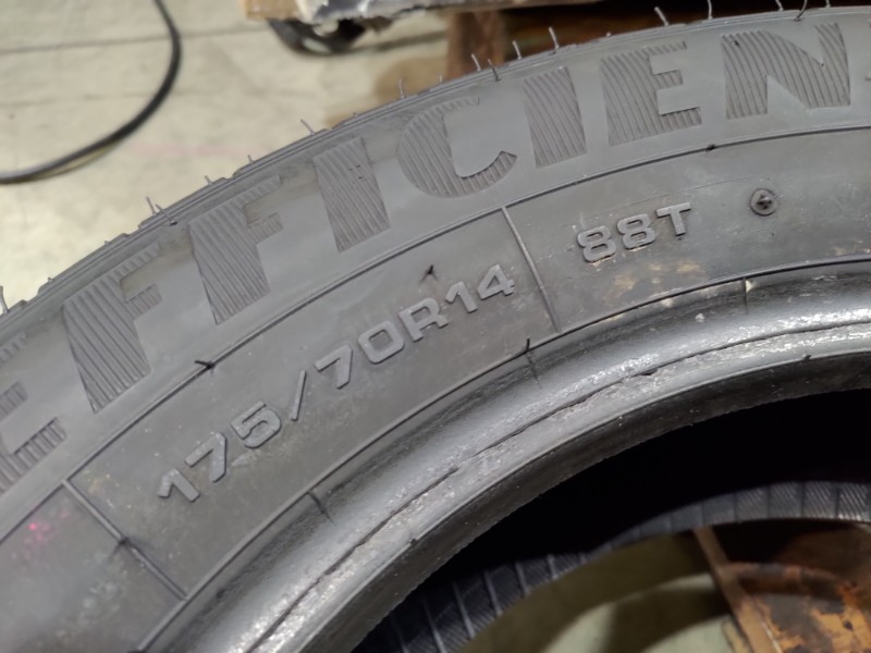 4 Gomme usate 175 70 14 Pneumatici Estivi GOODYEAR 4 Gomme usate 175 70 14 Pneumatici Estivi GOODYEAR