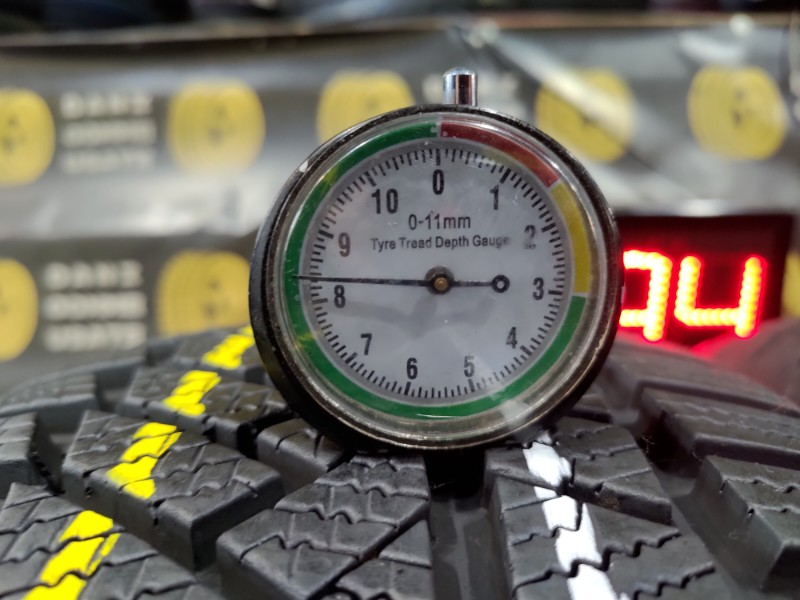 2 Gomme usate 235 55 19 Pneumatici Invernali CONTINENTAL 2 Gomme usate 235 55 19 Pneumatici Invernali CONTINENTAL