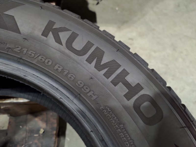 2 Gomme usate 215 60 16 Pneumatici Invernali KUMHO 2 Gomme usate 215 60 16 Pneumatici Invernali KUMHO