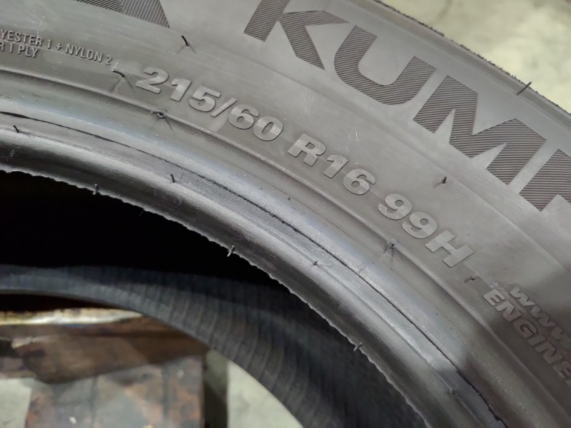 2 Gomme usate 215 60 16 Pneumatici Invernali KUMHO 2 Gomme usate 215 60 16 Pneumatici Invernali KUMHO