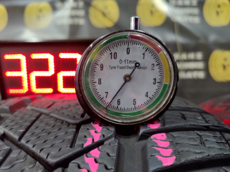 4 Gomme usate 235 45 18 Pneumatici Invernali PIRELLI 4 Gomme usate 235 45 18 Pneumatici Invernali PIRELLI